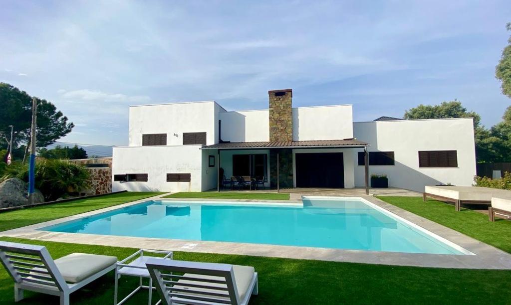 Villa La Roca Madrid Guadarrama Exterior photo